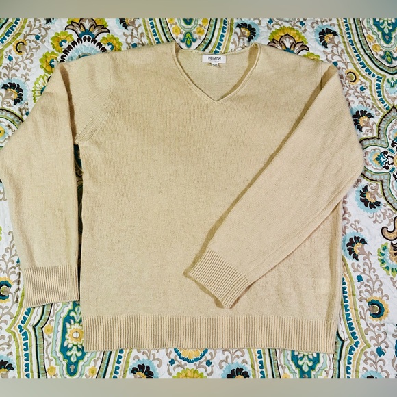 V Neck Sweater - Picture 1 of 3